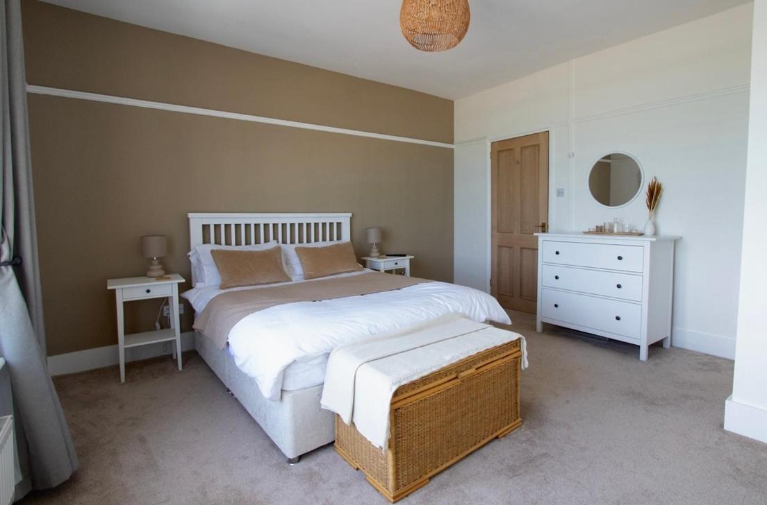 Beach View, 4 Bedroom House Opposite The Sea! Sleeps 10 Sandgate Luaran gambar