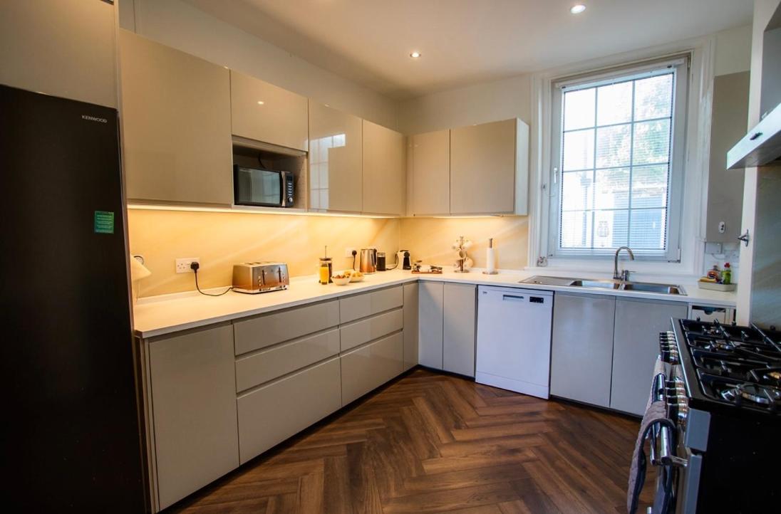 Beach View, 4 Bedroom House Opposite The Sea! Sleeps 10 Sandgate Luaran gambar