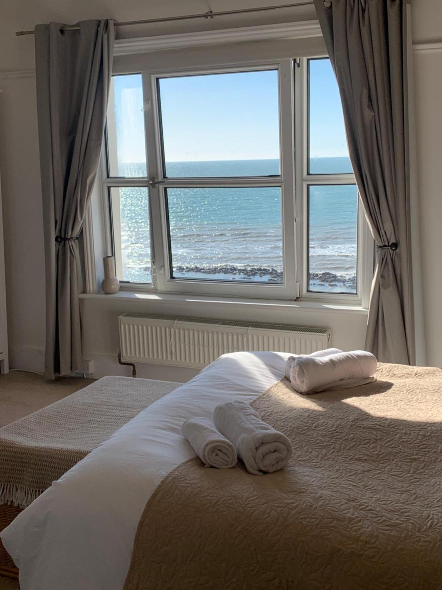 Beach View, 4 Bedroom House Opposite The Sea! Sleeps 10 Sandgate Luaran gambar